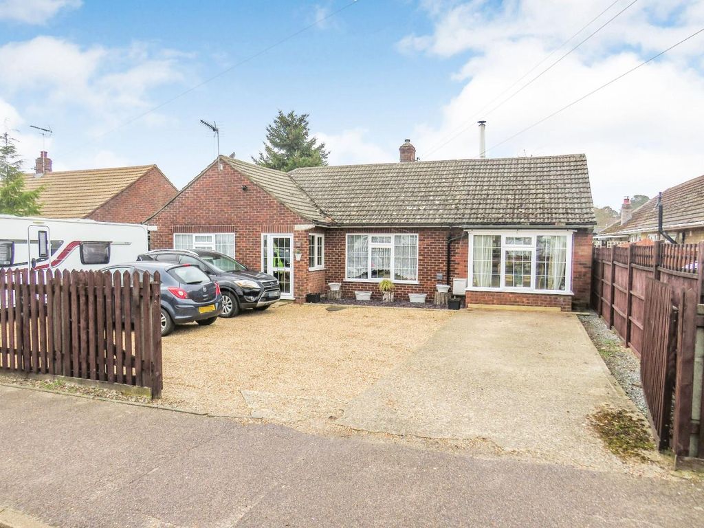 3 bed detached bungalow for sale in Crown Street, Brandon IP27 Zoopla