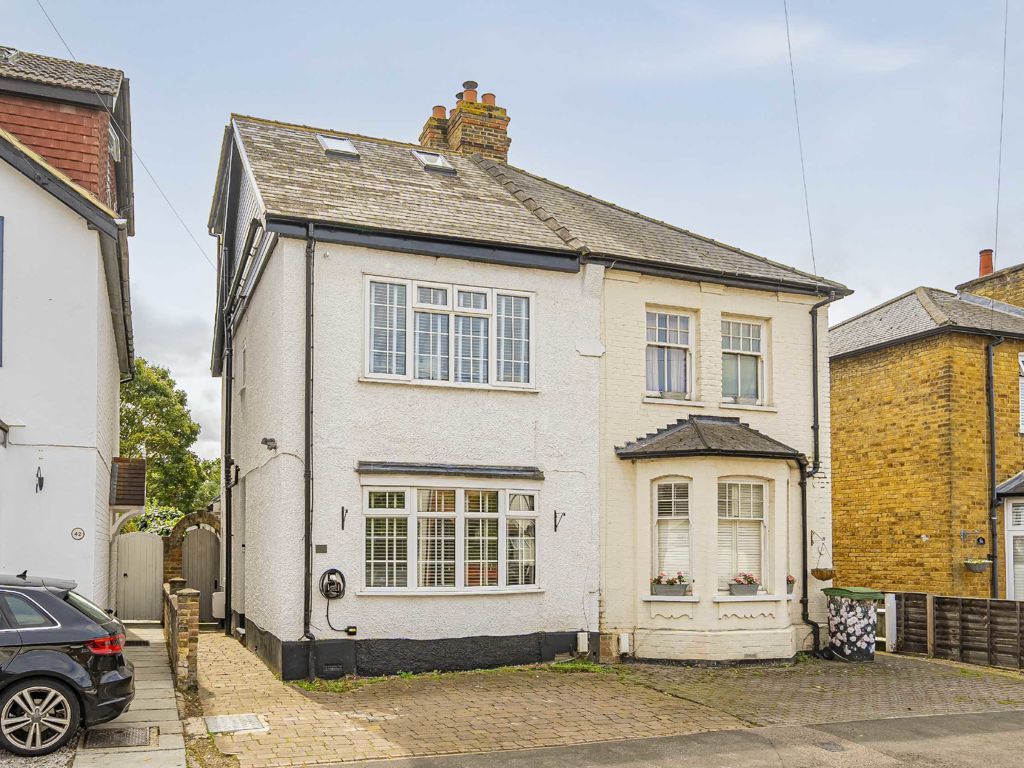 4 bed semidetached house for sale in Albany Road, Hersham, WaltonOn