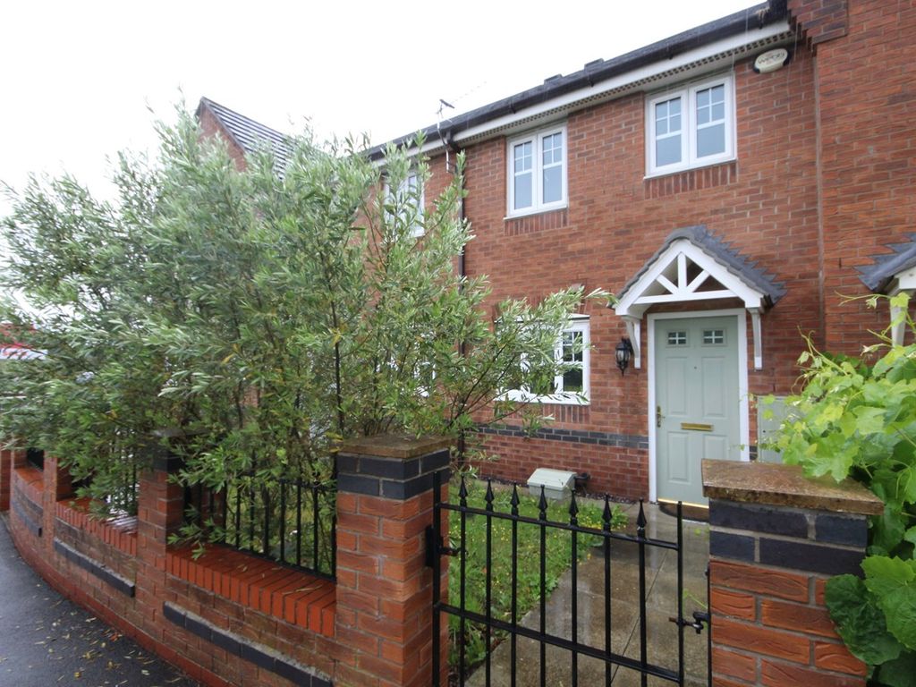 2 bed mews house to rent in Sunflower Drive, Warrington WA5, £825 pcm
