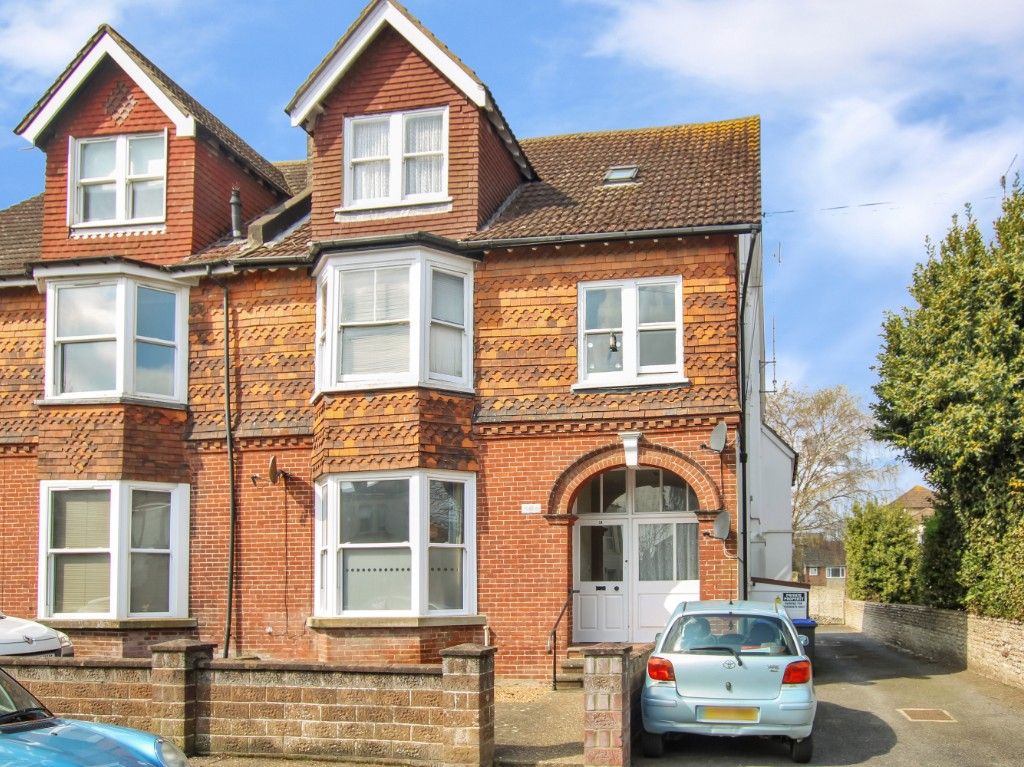 1 bed flat to rent in Oxford Road, Worthing BN11, £1,050 pcm Zoopla