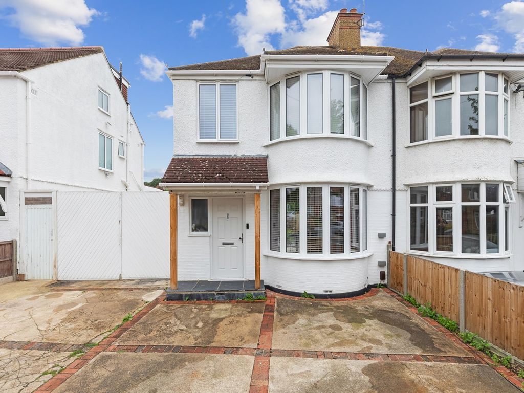 3 bed property for sale in Drummond Drive, Stanmore HA7, £700,000 Zoopla