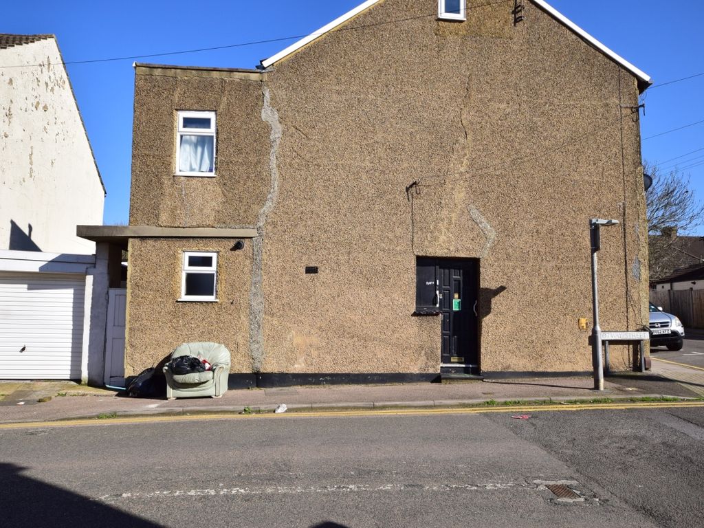 1 bed flat to rent in Saunders Street, Gillingham ME7 Zoopla