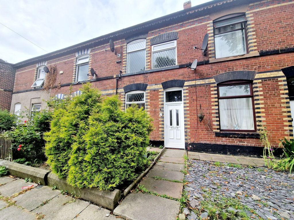 3 bed terraced house to rent in St. Annes Street, Bury BL9, £875 pcm