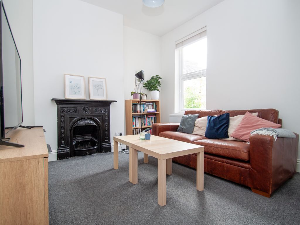 2 bed to rent in Bruce Grove, Tottenham N17, £1,800 pcm Zoopla