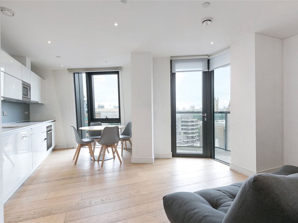 2 bed flat to rent in Parliament House, Black Prince Road, Lambeth SE1