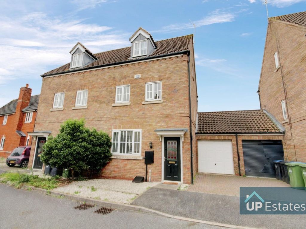 3 bed semidetached house for sale in Crowsfurlong, Coton Park, Rugby