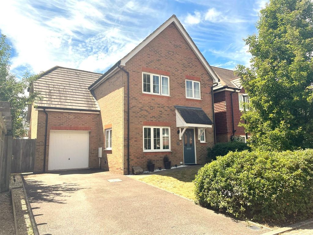 4 bed detached house for sale in Selby Close, Burgess Hill RH15 Zoopla