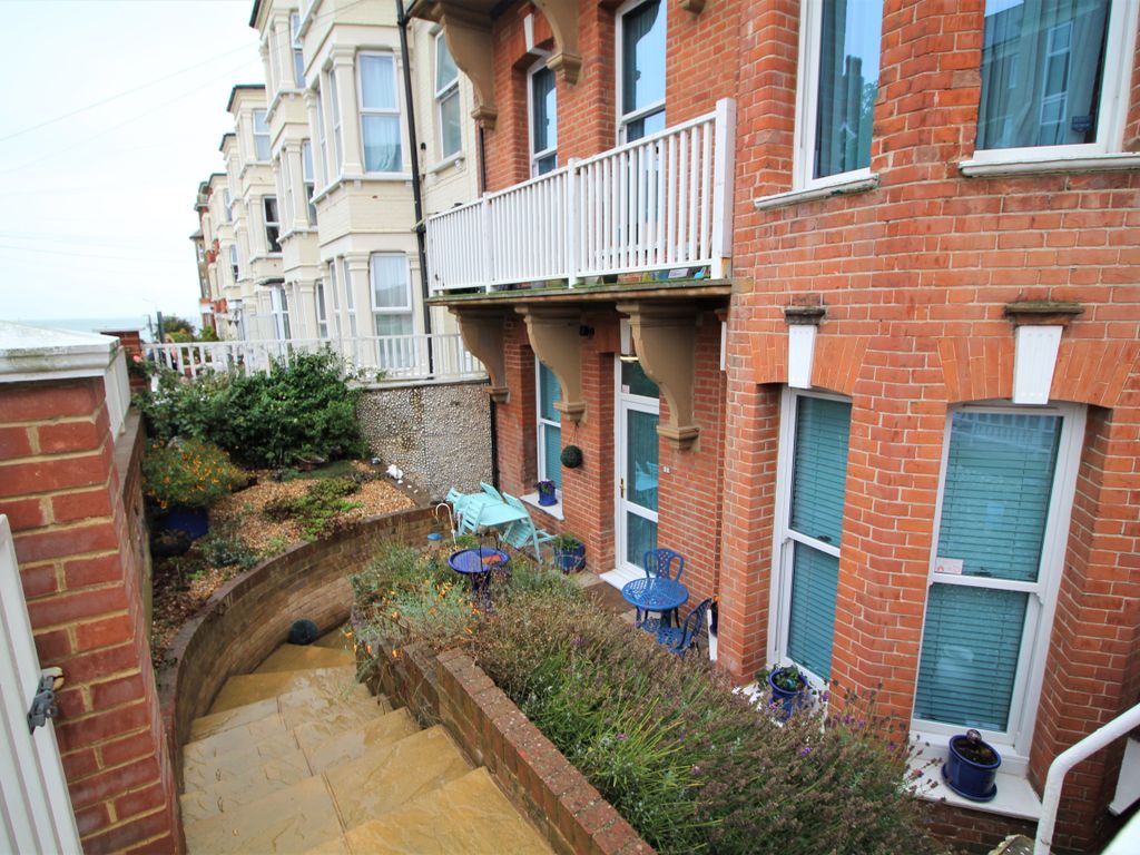 1 bed flat to rent in Eastern Esplanade, Cliftonville, Margate CT9, £