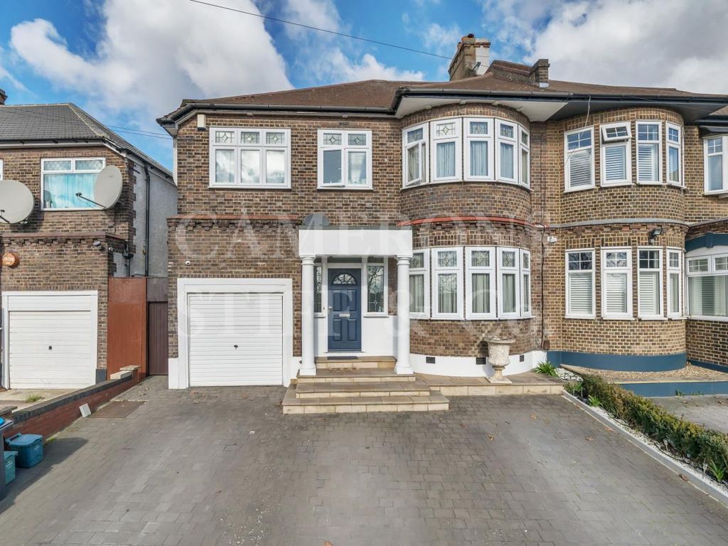 4 bed property for sale in Donnington Road, Kensal Rise NW10 Zoopla