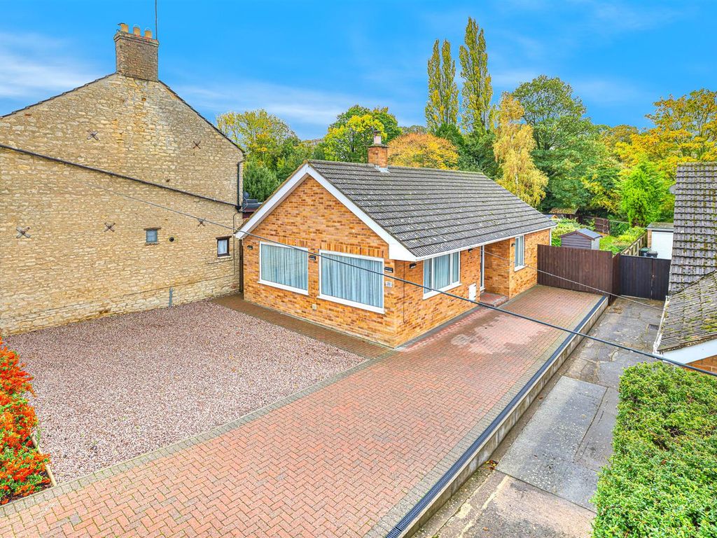 3 bed detached bungalow for sale in West Street, Stanwick