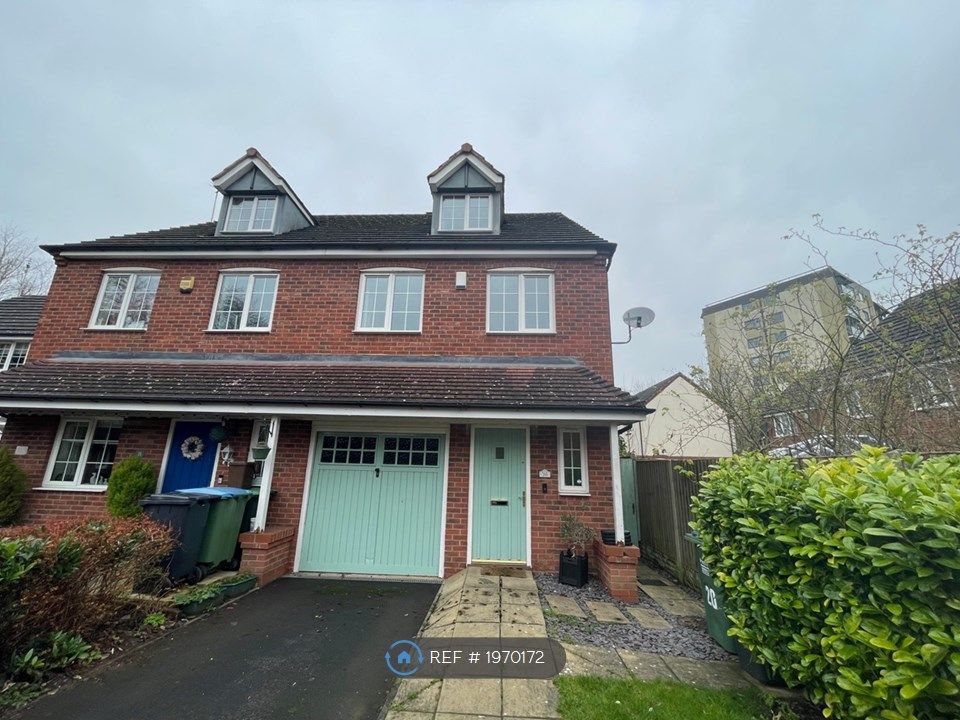 3 bed semidetached house to rent in Bowling Green Drive, Smethwick B67