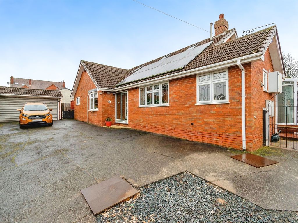 4 bed detached bungalow for sale in Deer Close, Norton Canes, Cannock