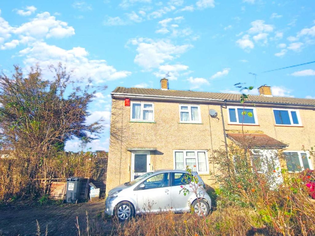 2 bed end terrace house to rent in Sanfoin Road, Luton LU4, £1,350 pcm