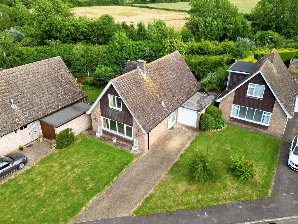 2 bed detached house for sale in Firdale Close, Peakirk PE6, £245,000