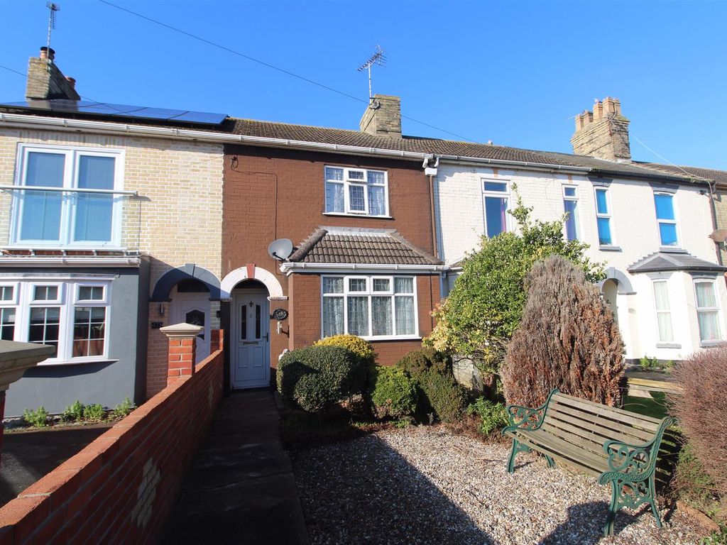 3 bed terraced house for sale in Church Road, Gorleston, Great Yarmouth