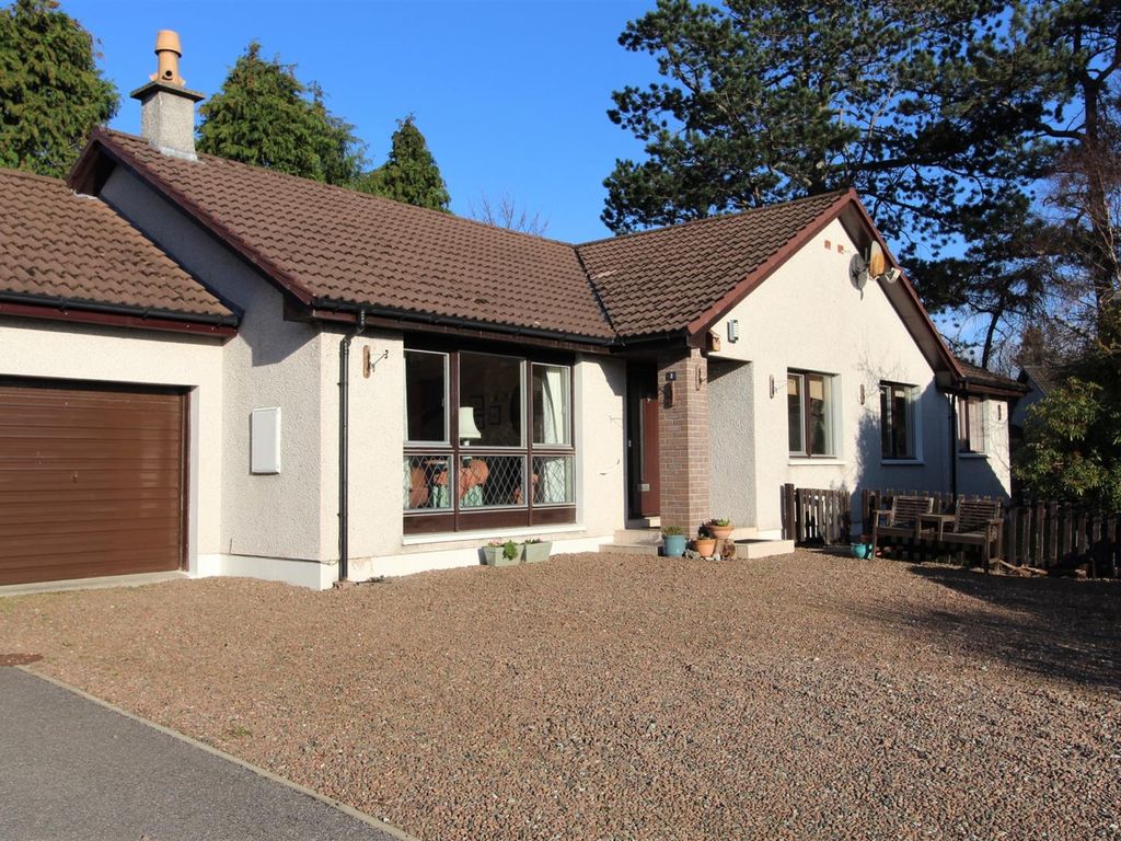 5 bed detached bungalow for sale in Kanachrine Court, Morefield