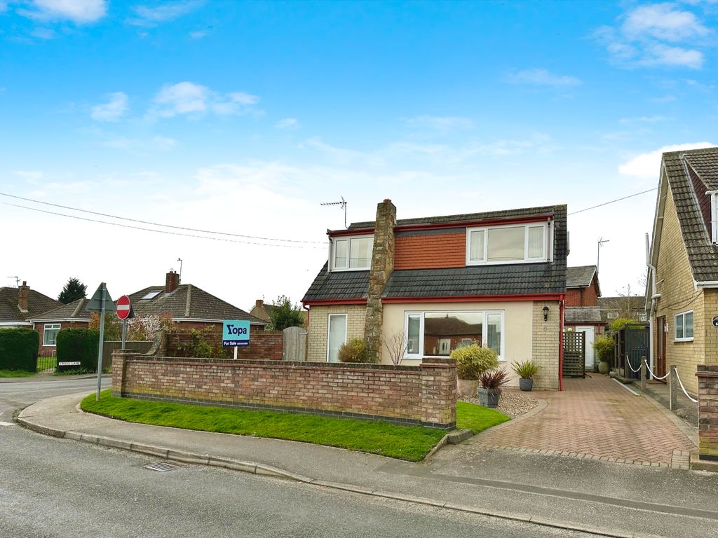 3 bed detached house for sale in Meadow Lane, North Hykeham, Lincoln