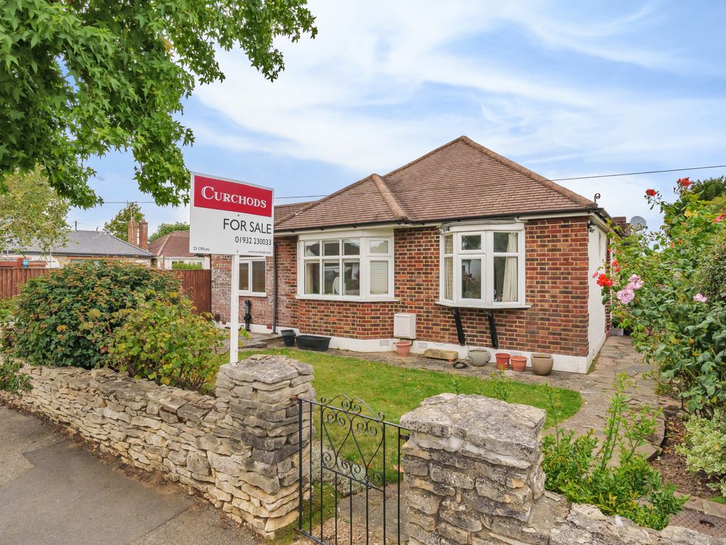 3 bed bungalow for sale in Lois Drive, Shepperton, Surrey TW17, £