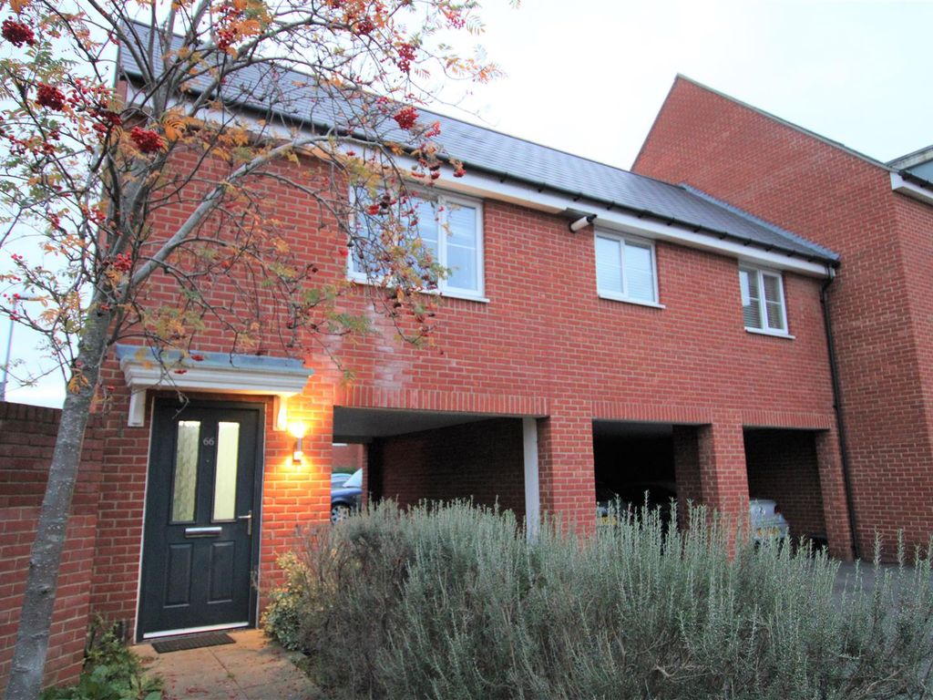 2 bed property to rent in Little Highwood Way, Brentwood CM14, £1,500