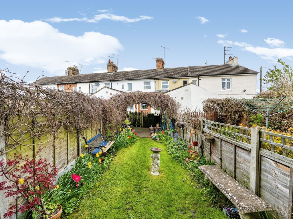 2 bed terraced house for sale in Victoria Terrace, Leedon, Leighton