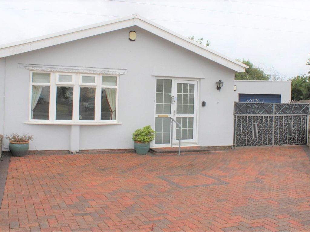2 bed detached bungalow to rent in Glynbridge Gardens, Bridgend