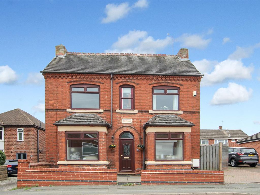 3 bed detached house for sale in Leicester Road, Measham, Swadlincote