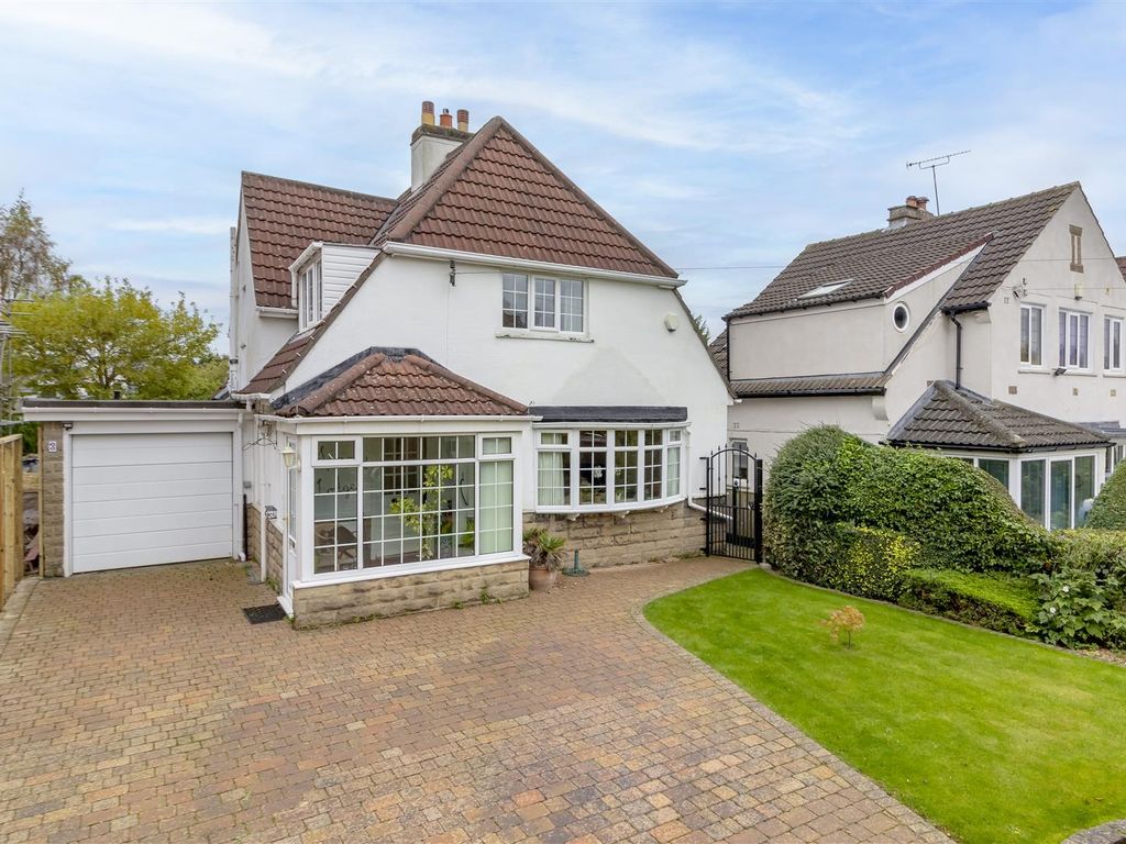 3 bed detached house for sale in Wyncroft Grove, Bramhope, Leeds LS16