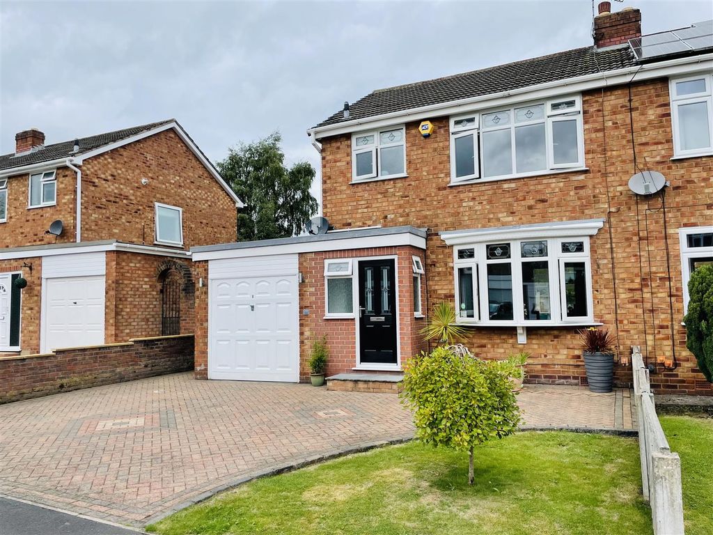 3 bed semidetached house for sale in Limewood Crescent, Barnton