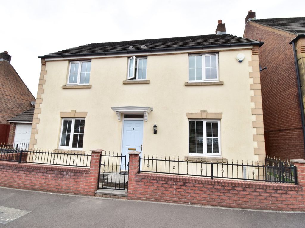 4 bed detached house for sale in Clos San Pedr, Cockett, Swansea SA2