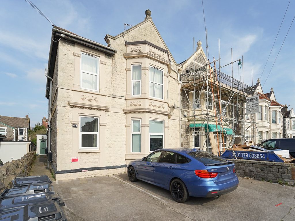 2 bed flat for sale in Locking Road, WestonSuperMare BS23, £180,000