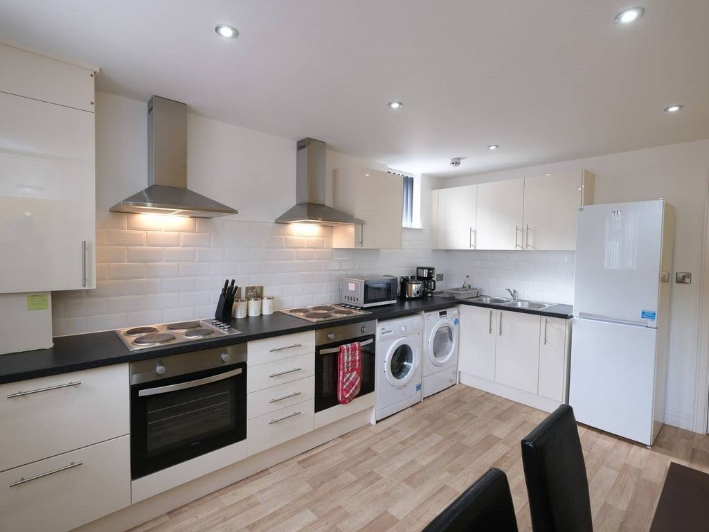 3 bed shared to rent in Sheil Road, Fairfield, Liverpool