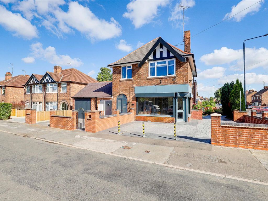 3 bed detached house for sale in Street, Arnold, Nottinghamshire