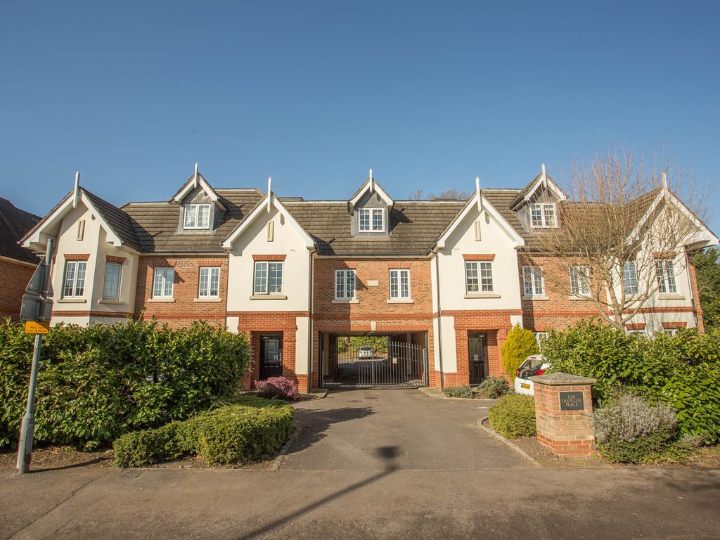 2 bed flat for sale in Eastcote Place, Fernbank Road, Ascot, Berkshire