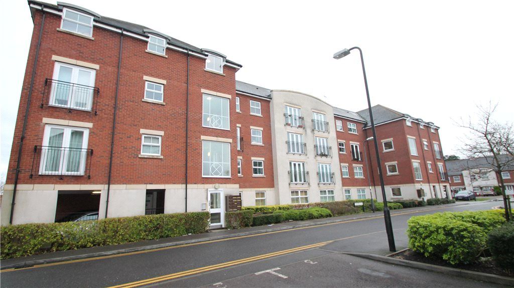2 bed flat for sale in Tobermory Close, Slough, Berkshire SL3 Zoopla
