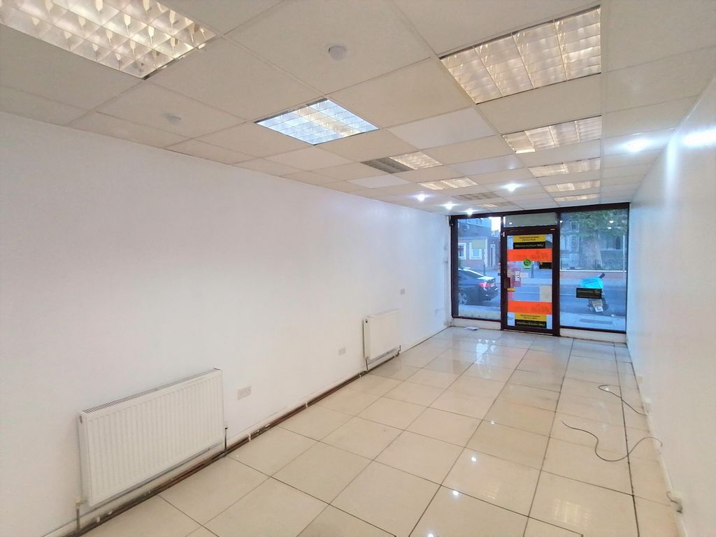 Retail premises to let in High Road, Ilford IG1 Zoopla