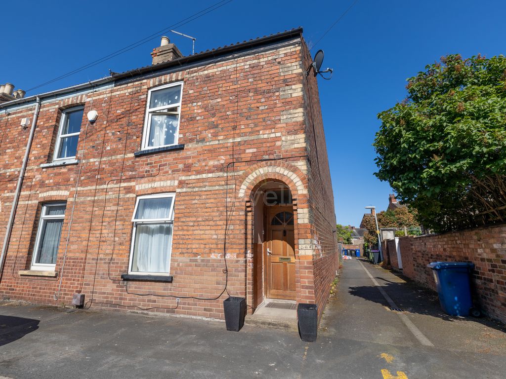 3 bed end terrace house for sale in Arkwright Street, Gainsborough DN21