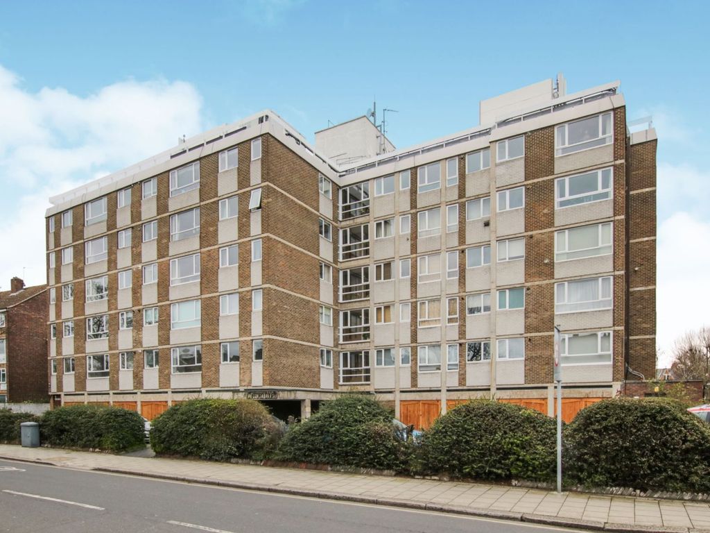 Heathfield Road, Wandsworth SW18  