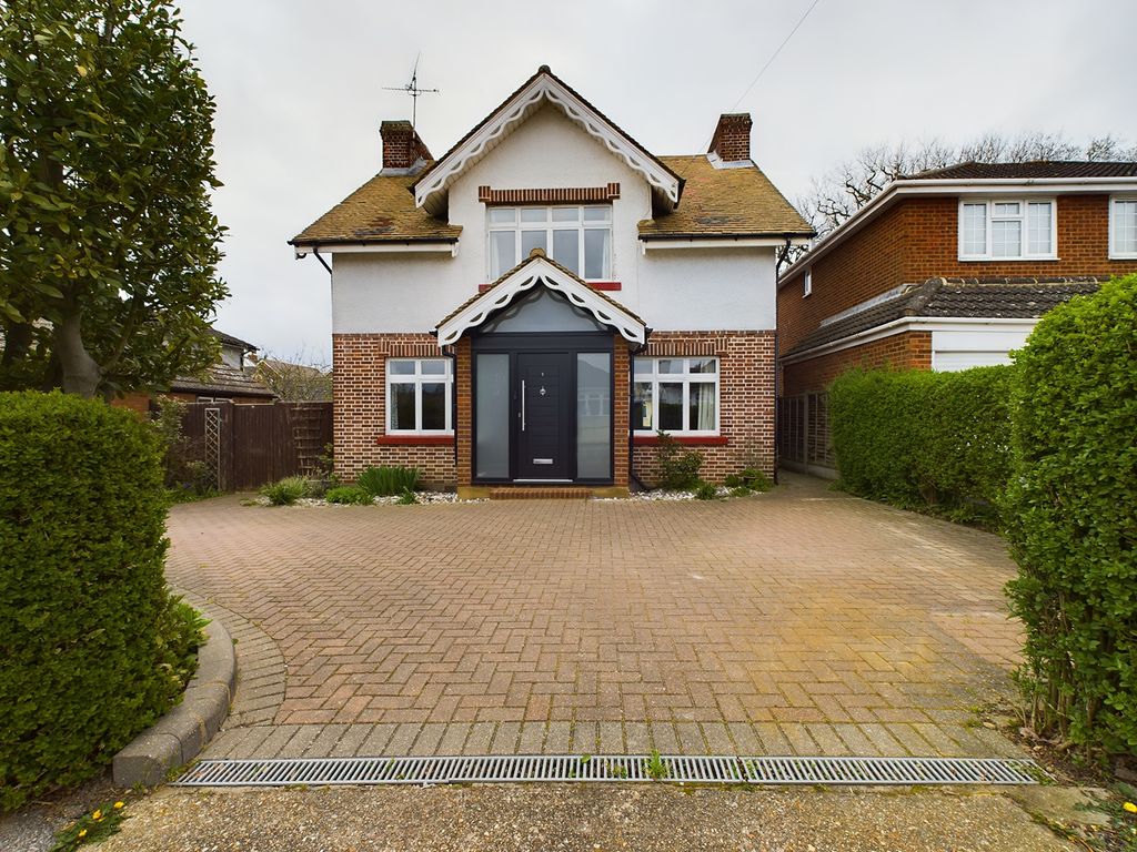 4 bed detached house for sale in Shipwrights Drive, Benfleet SS7 Zoopla