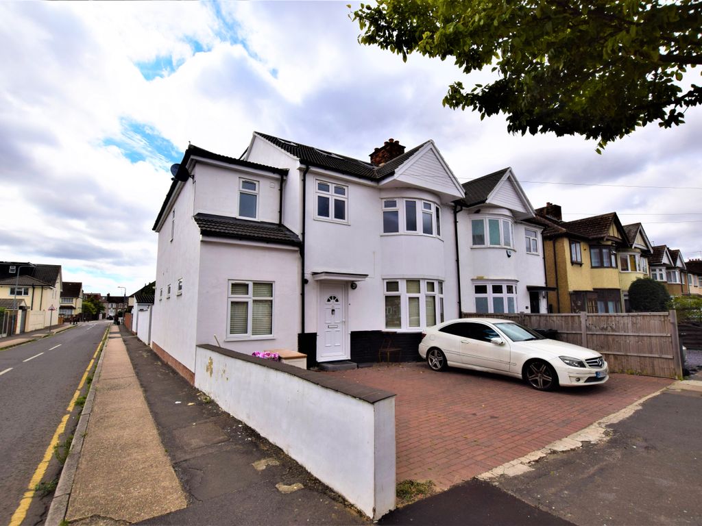 5 bed end terrace house to rent in Devonshire Road, Ilford IG2 Zoopla