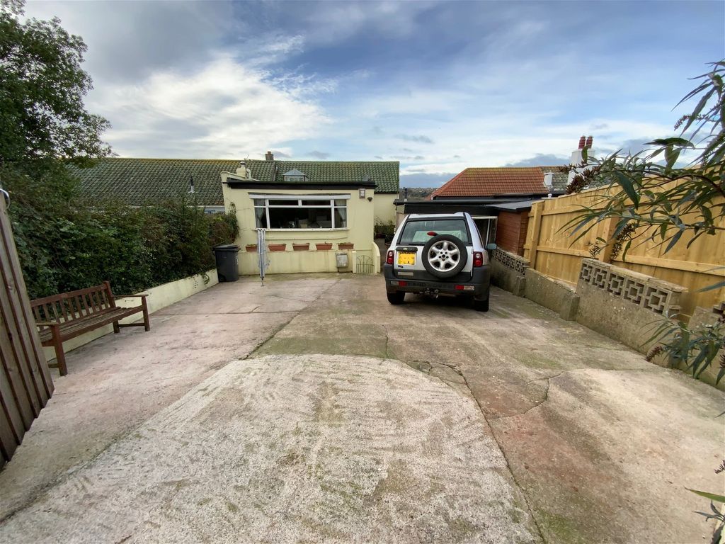 3 bed flat for sale in Oyster Bend, Paignton TQ4, £195,000 Zoopla