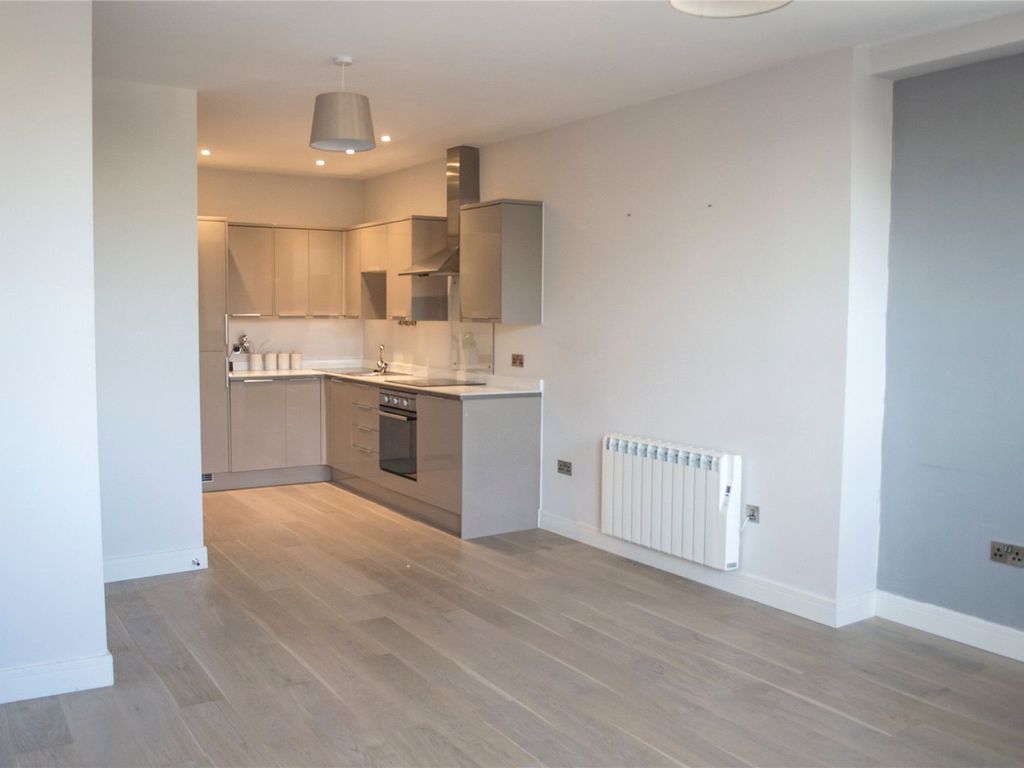 2 bed flat for sale in East Grinstead, West Sussex RH19 Zoopla