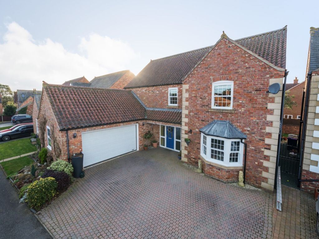4 bed detached house for sale in Coachmans Court, Great Gonerby