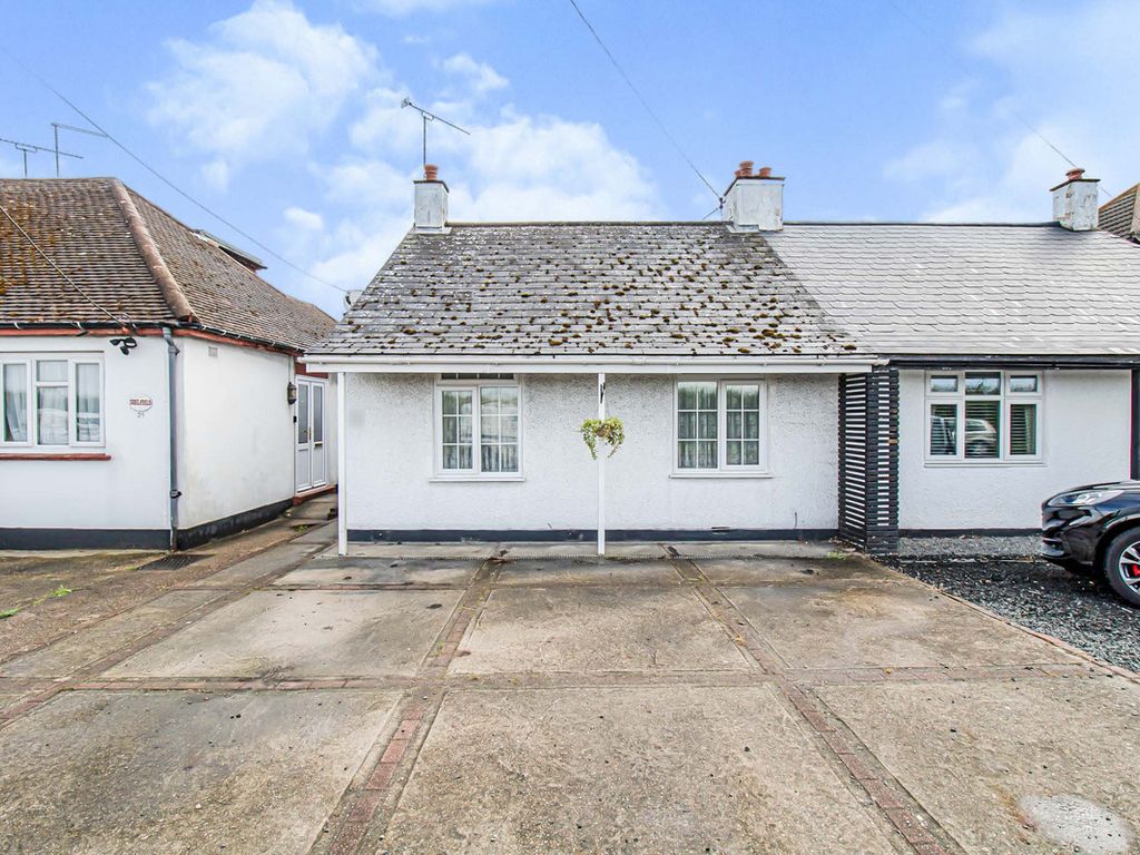 2 bed semidetached bungalow for sale in Rawreth Lane, Rayleigh SS6