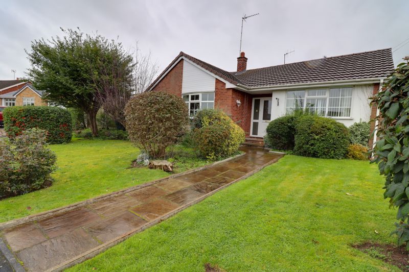 3 bed bungalow for sale in Lichfield Drive, Great Haywood, Stafford