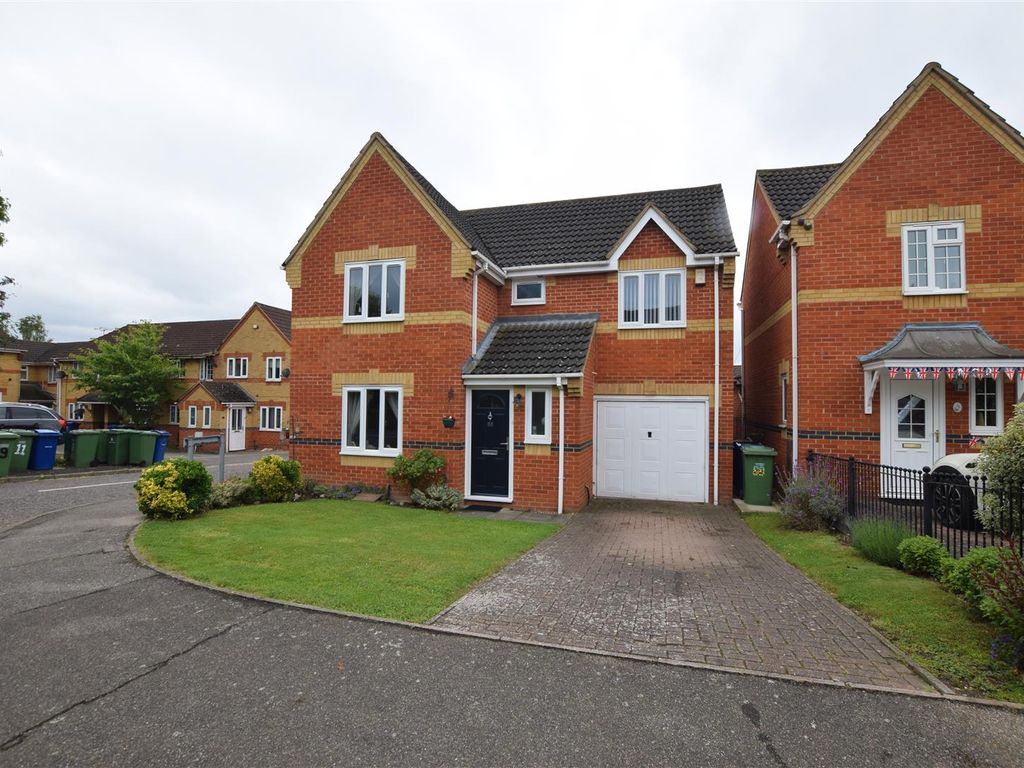 4 bed detached house for sale in Camden Road, Chafford Hundred, Grays