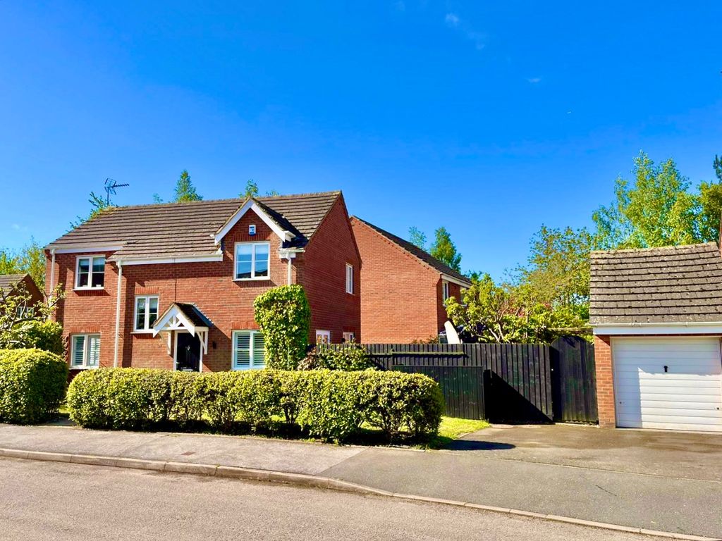 4 bed detached house for sale in Noble Drive, Cawston, Rugby CV22, £