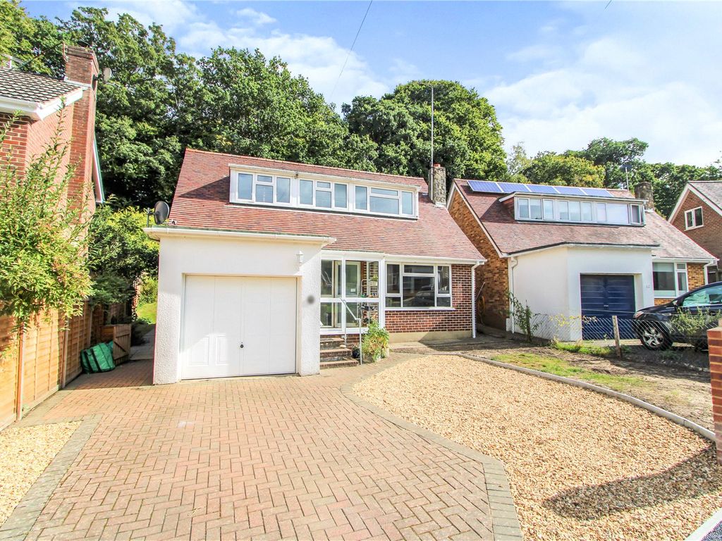 4 bed bungalow for sale in Linwood Close, Hythe, Southampton, Hampshire