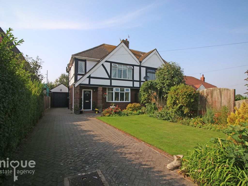 3 bed semidetached house for sale in Broadway, Fleetwood FY7, £275,000