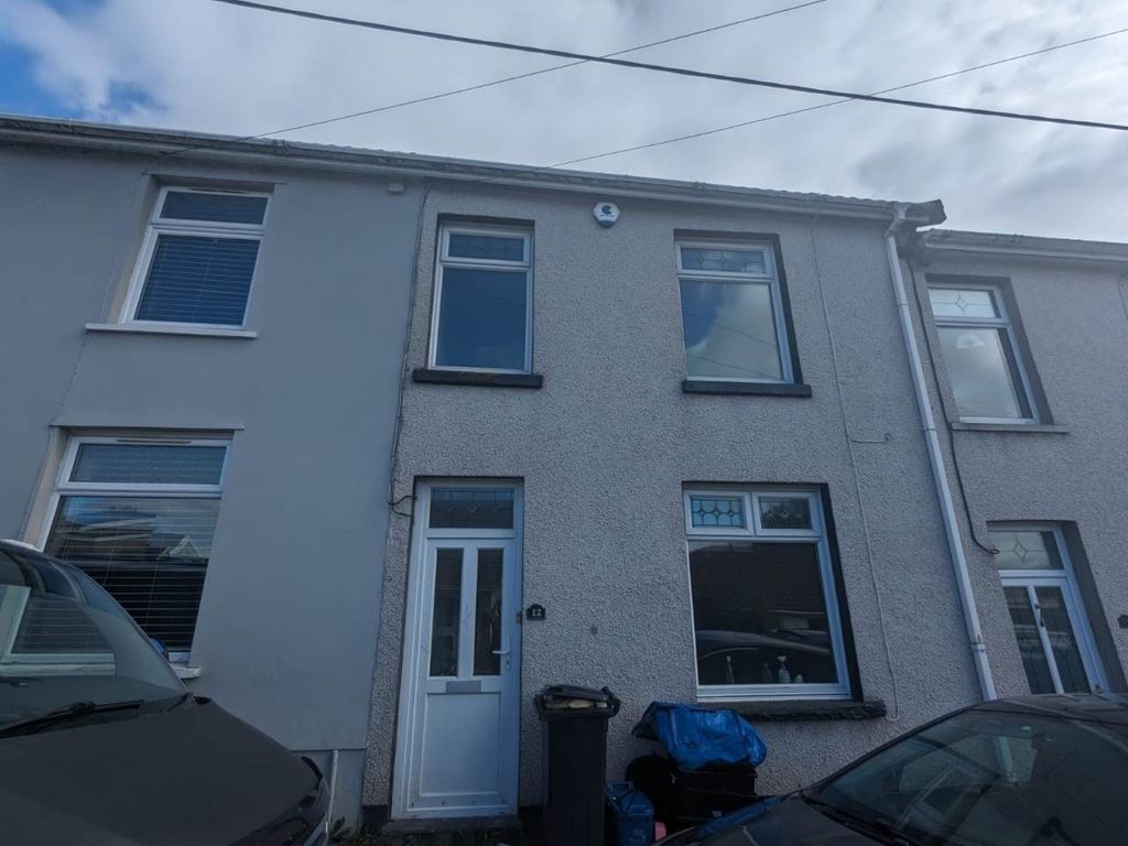 3 bed property to rent in Corporation Street, Merthyr Tydfil CF47, £850