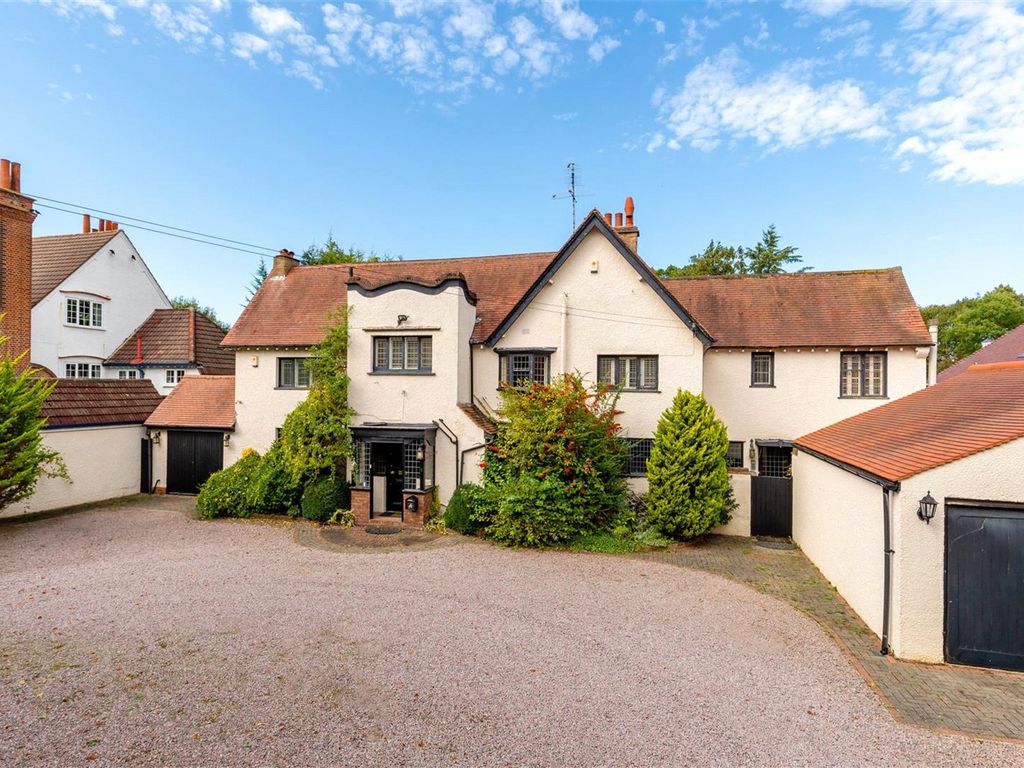 5 bed detached house to rent in Watford Road, Radlett, Hertfordshire